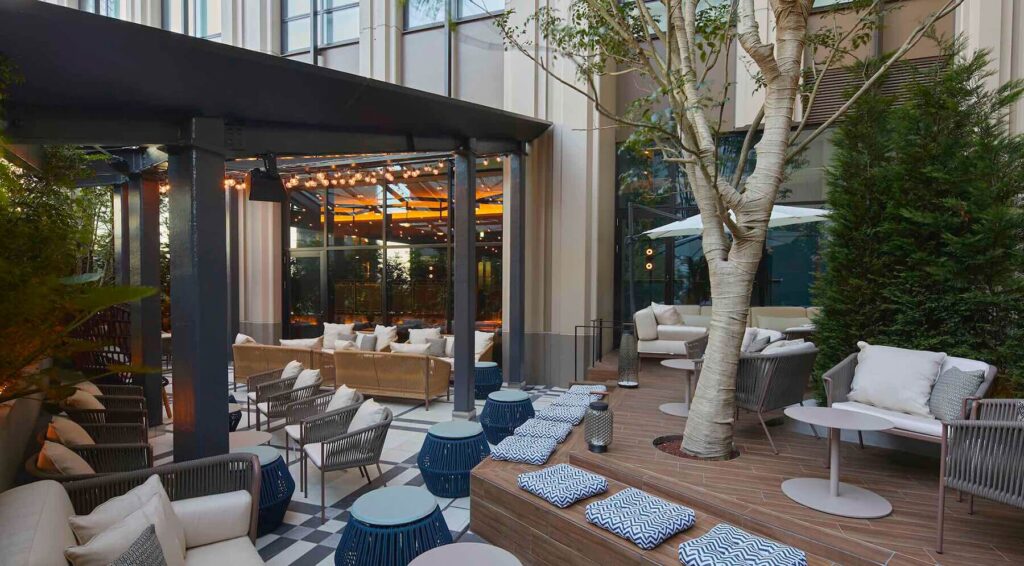 キプトン東京のテラス席。