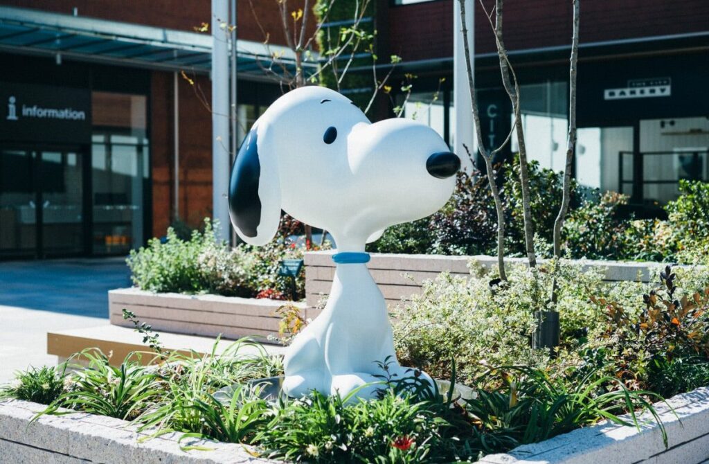 スヌーピーの像